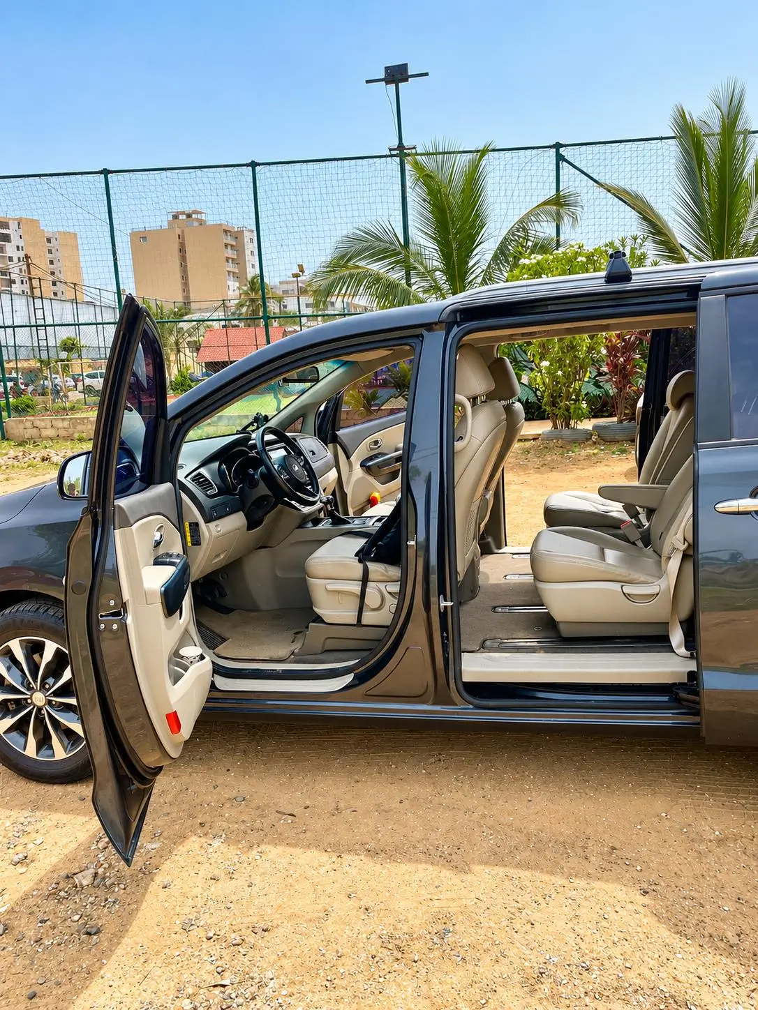Van Kia Carnival accès spacieux et confort à bord